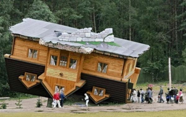 Man builds upside down house on purpose, the interior will make ... Man builds upside down house on purpose, the interior will make ...