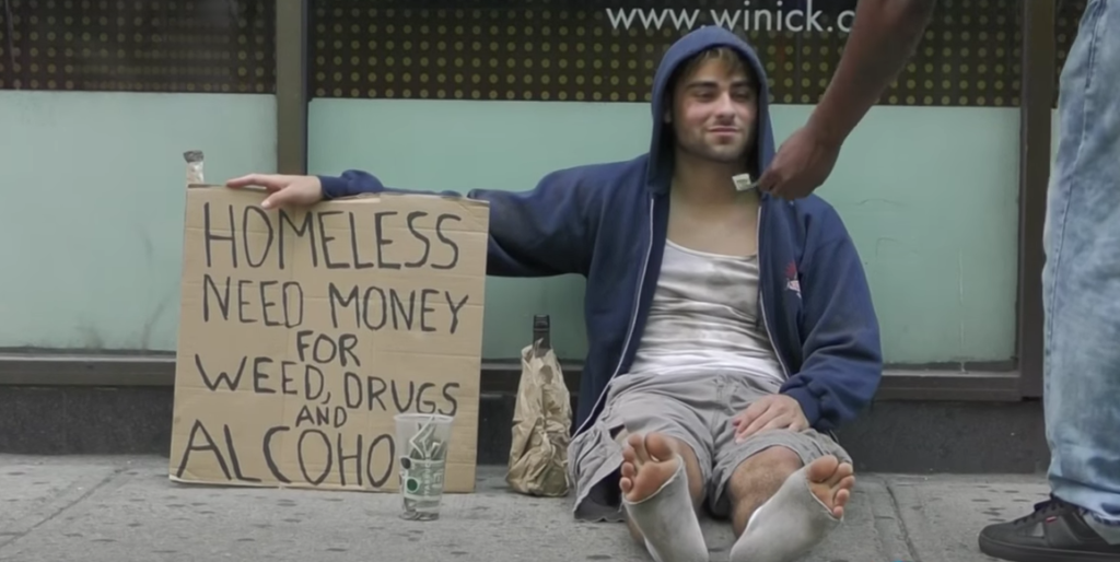 Homeless Dad Begs For Money With His Daughter No One Gives Him Money