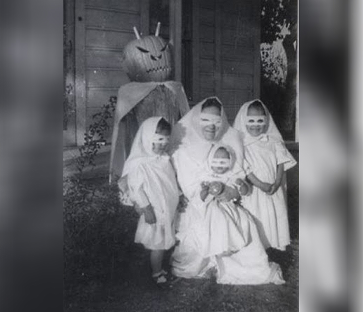 20 Incredibly Unsettling Vintage Halloween Costumes That Are Creepy AF ...